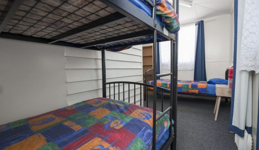 Twin-room backpacker accommodation in Bunbury WA